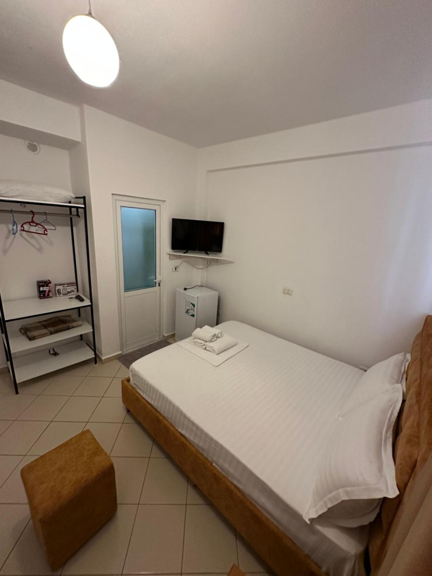Lengu Holidays Houses Sarandë 객실 사진