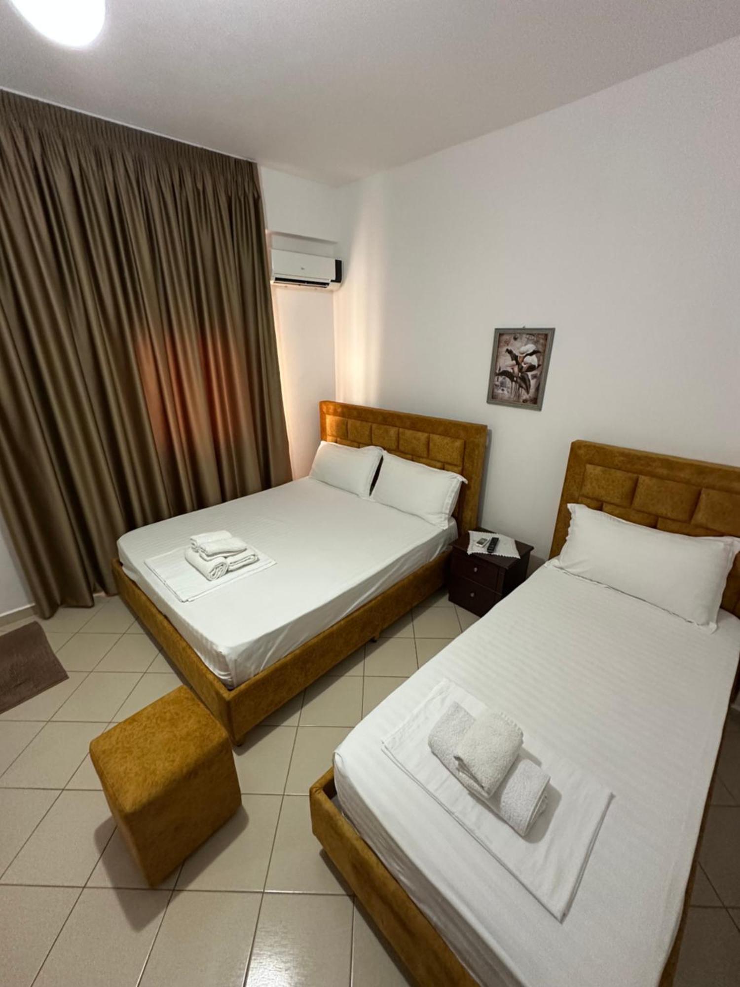 Lengu Holidays Houses Sarandë 객실 사진