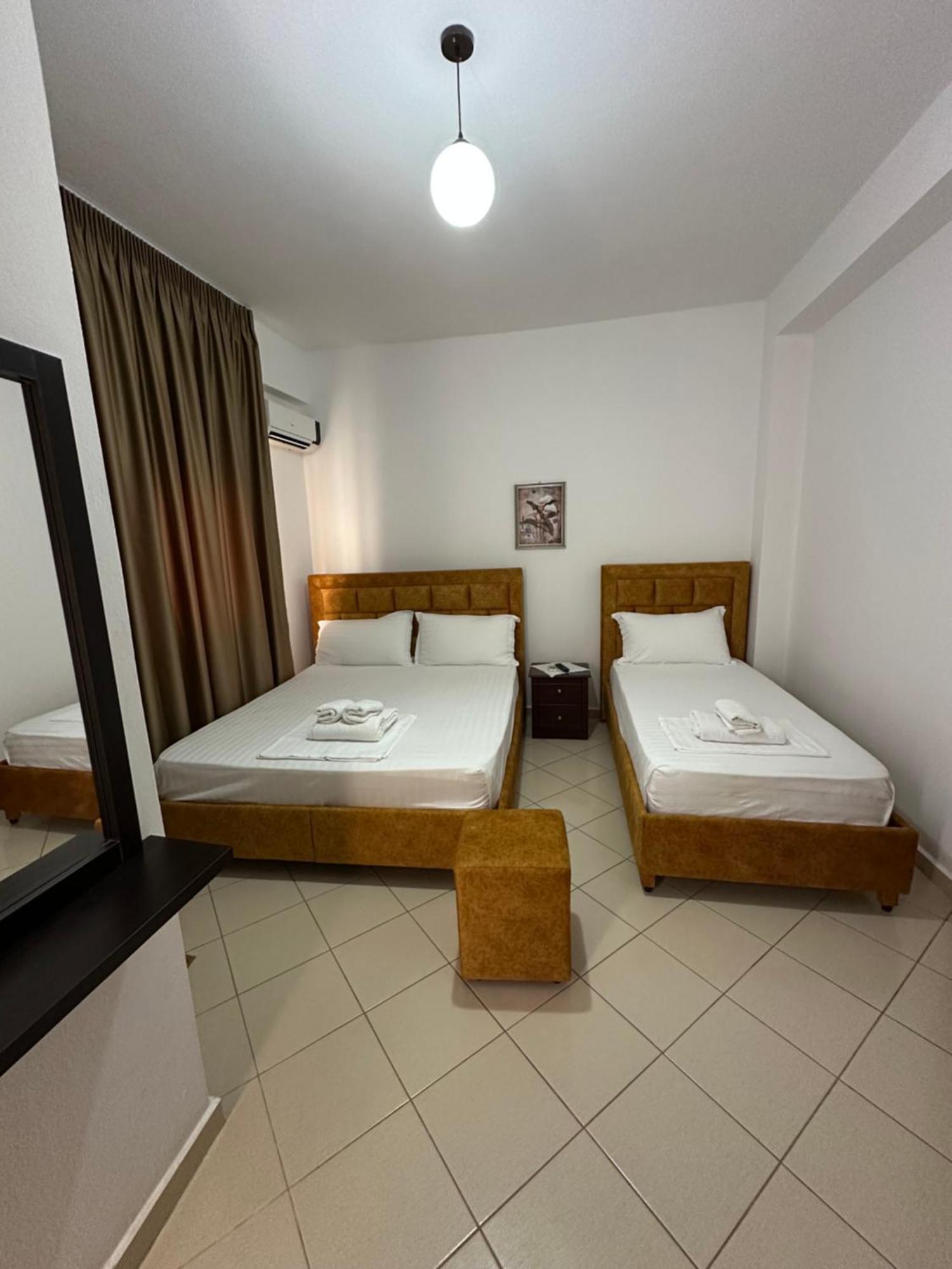 Lengu Holidays Houses Sarandë 객실 사진